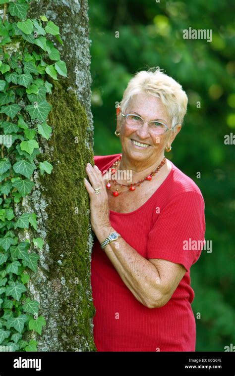 nackte frauenbilder kostenlos|300.000+ kostenlose Schöne Nackte Frauen & Frau Fotos